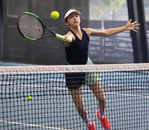 位球员的努 位球员的努